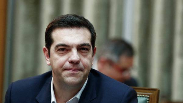 Fresh from end of bailout, Greek PM announces tax breaks