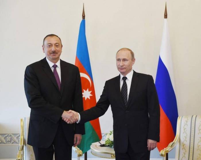 Azerbaijani, Russian presidents meet in expanded format, have working dinner