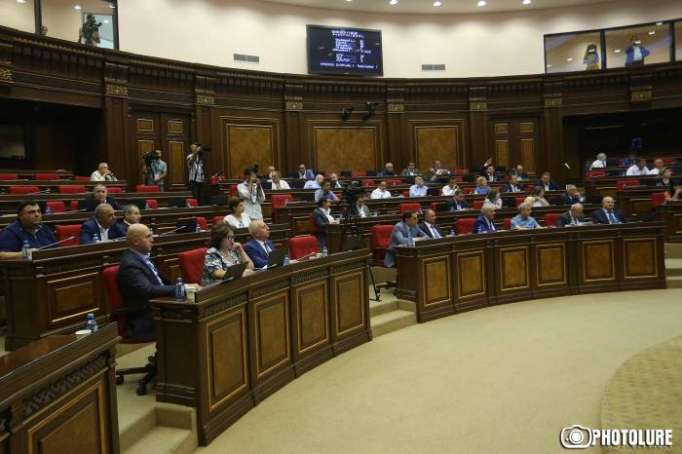 Ermənistanda növbədənkənar seçkilərin vaxtı açıqlandı