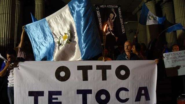 Guatemala: des manifestants demandent la démission du président