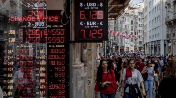 تركيا تواجه أزمة الليرة.. برفع أسعار الكهرباء