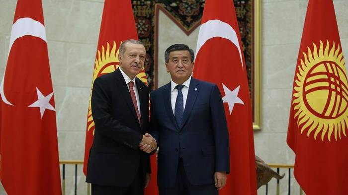 Ərdoğan Qırğızıstan prezidenti ilə görüşüb