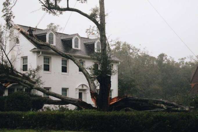 At least 23 die from storm Florence in U.S. East Coast