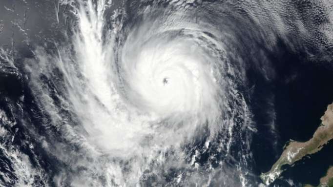 El huracán Rosa asciende a categoría 4 y amenaza la Baja California
