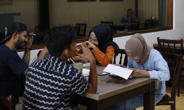 Indonesian province bans men and women from dining together