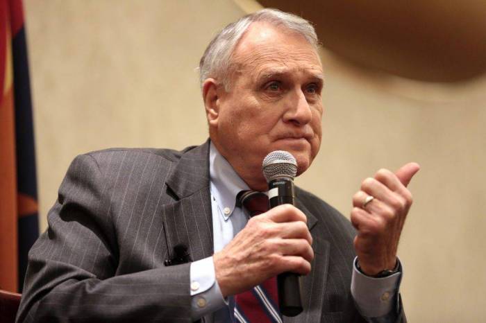 Ex-US senator Jon Kyl chosen to replace McCain on Capitol Hill