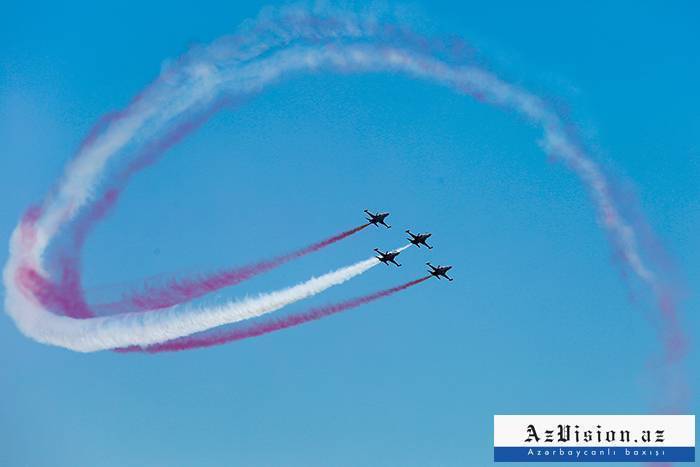 "Turkish Stars" conduct demonstration flights over Baku bay, Azadlig square - PHOTOS