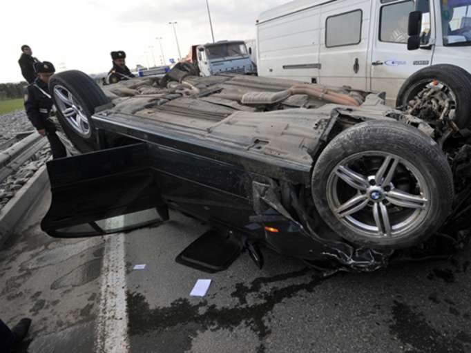 Yol qəzaları yenə can alıb: 3 ölü, 17 yaralı