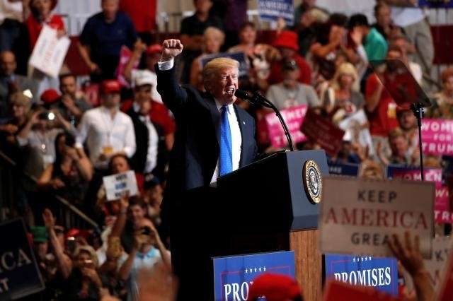 At Las Vegas rally, Trump backs Kavanaugh, treads carefully around accusations
 