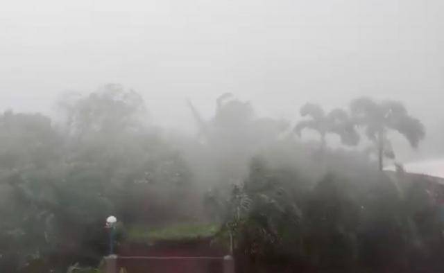 Wind, rain lashes north Philippines as huge typhoon approaches
 