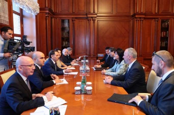 العلاقات بين أذربيجان وبلغاريا تناقش 