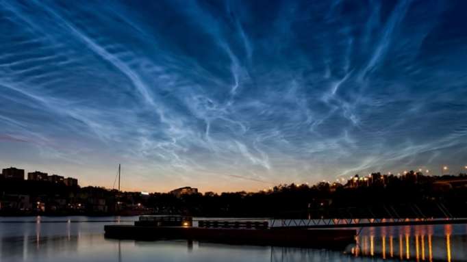 Extremadamente raras: La NASA logra grabar impactantes nubes de azul brillante (VIDEO)