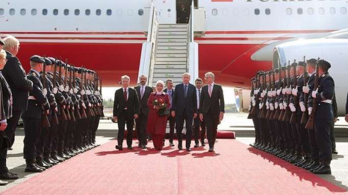 الرئيس أردوغان يصل برلين تلبية لدعوة نظيره الألماني