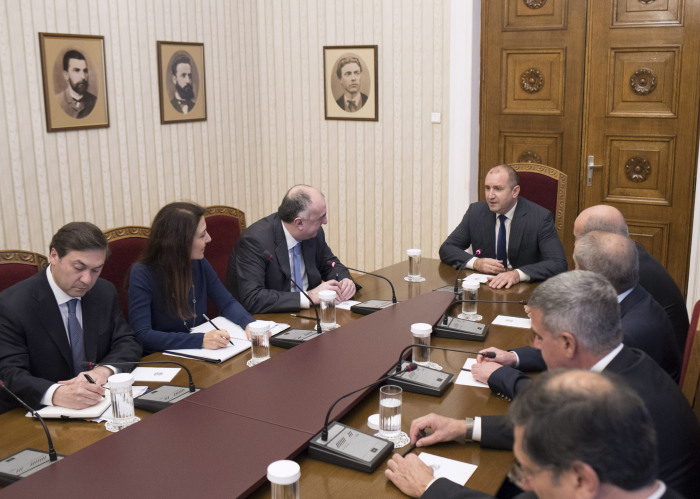 محمدياروف يجتمع مع رئيس بلغاريا