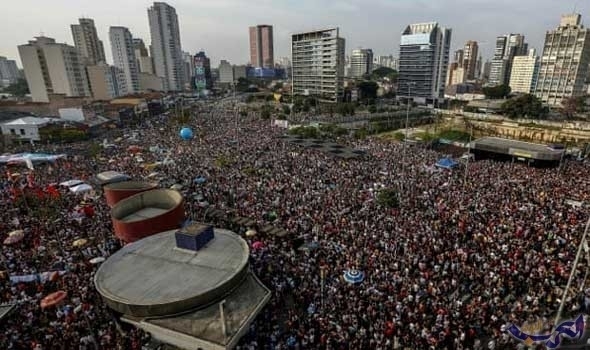 البرازيليون يخرجون إلى الشوارع في مسيرات ضخمة بسبب عودة المرشح بولسونارو