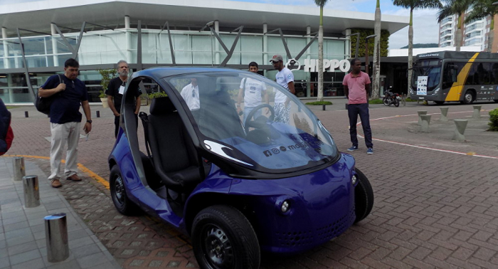 Les Brésiliens lancent une électromobile rechargeable avec une simple prise de courant