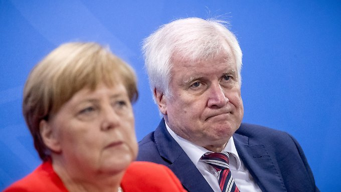 Seehofer findet Merkel-Verzicht "schade"