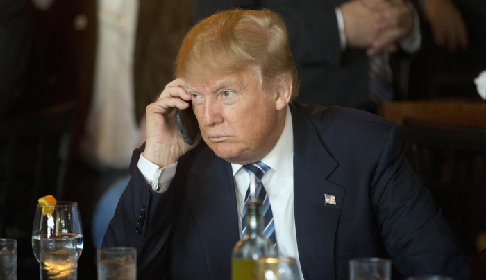 Rusiya və Çin kəşfiyyatı Trampın telefonunu dinləyir 