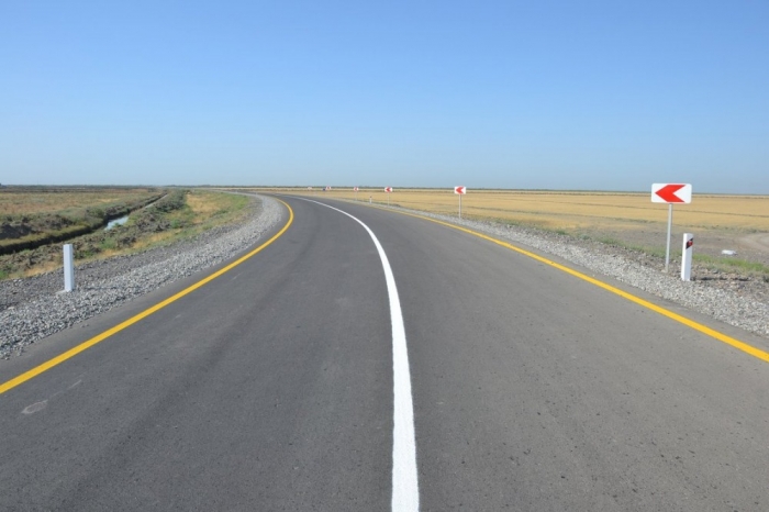 Präsident Aliyev stellt Geldmittel für Autostraßenbau im Rayon Kurdamir bereit