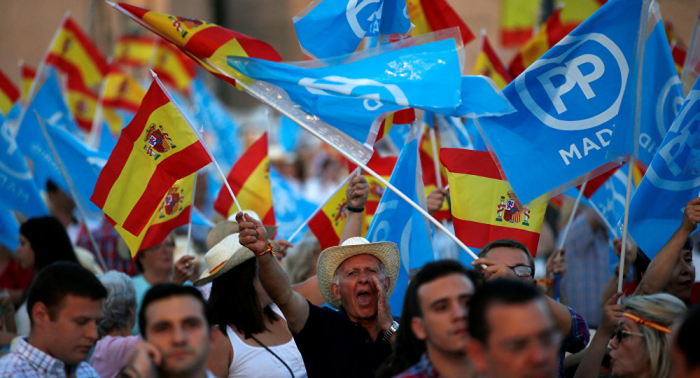 Líder conservador promete que la derecha española no será "cobarde"