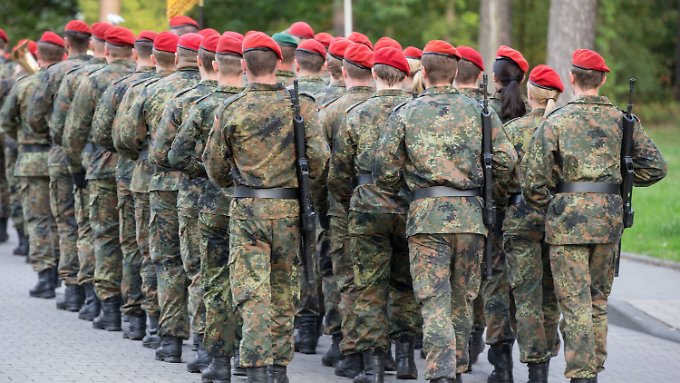Bundeswehr entlässt 200 Rechtsextreme