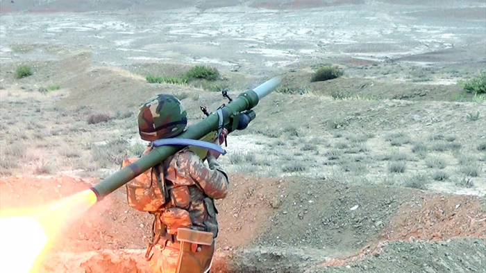 Las unidades de defensa aérea de Azerbaiyán llevan a cabo disparos de combate - Video