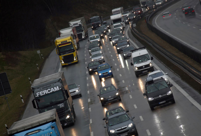 EU-Abgeordnete für strengere CO2-Obergrenzen auch bei Lkw