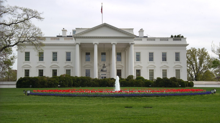 Trump-Berater streiten vor Oval Office