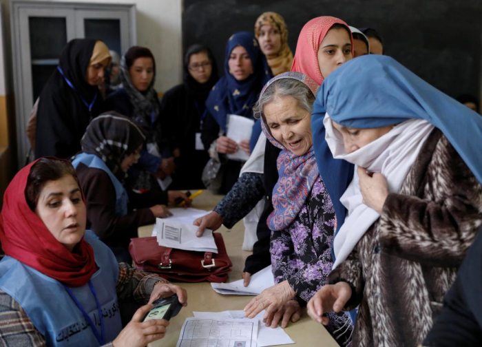 Afghanistan extends election to Sunday due to chaos at polling stations