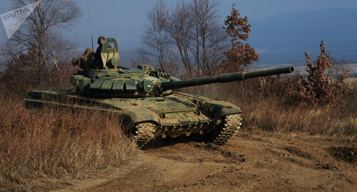 Zerstörter T-72 zeigt syrische Wunderpanzerung