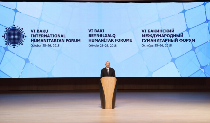 Präsident Aliyev nimmt an der Eröffnung des 6. Internationalen Humanitären Forums teil