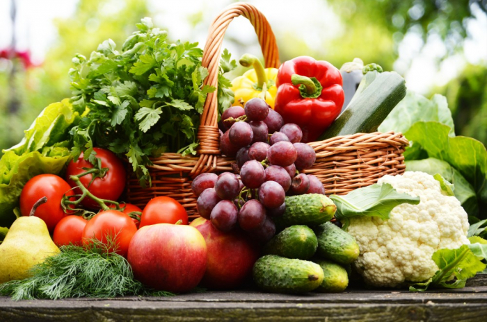 Eating organic food lowers risk of certain cancers, study suggests