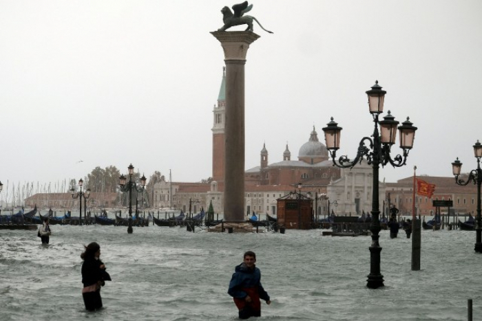 Venise: deux toiles de Miro ont pris l