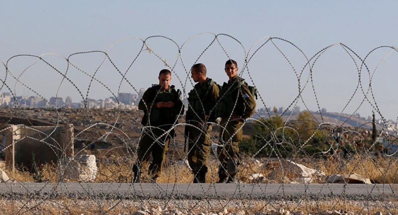 الجيش الإسرائيلي يعتقل فلسطينيين بعد اجتيازهما الحدود مع قطاع غزة