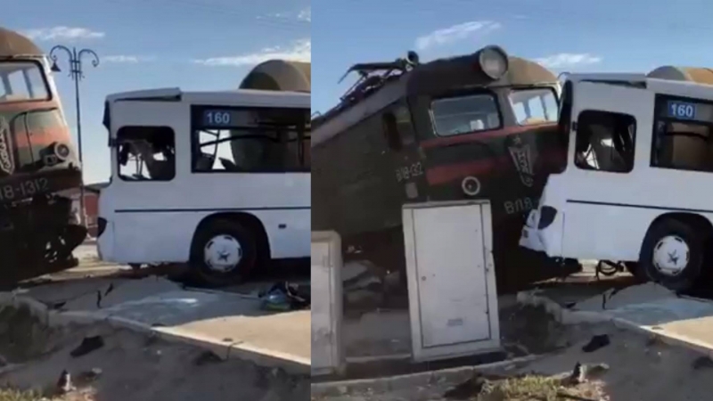 Bakıda avtobusla qatarın toqquşma anı - VİDEO
