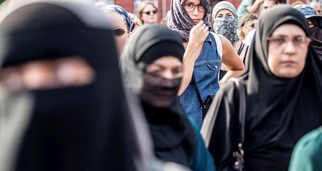 Italy’s League calls for burqa ban on moms picking up kids from school