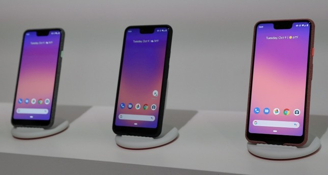 Google unveils Pixel 3 smartphone models with expanded screens