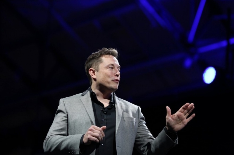 Elon Musk signe un accord avec le gendarme boursier avant de le tourner en ridicule