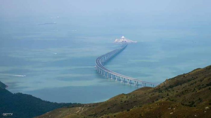 العالم يترقب افتتاح أكبر جسر بحري.. أرقام ضخمة