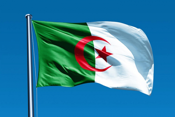 Algérie: 200 députés bloquent l