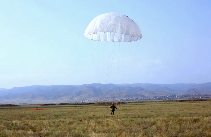 Azerbaijani army units conduct parachute training - VIDEO