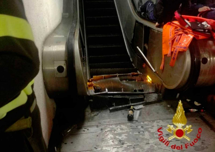 Al menos 20 heridos tras venirse abajo una escalera en el metro de Roma