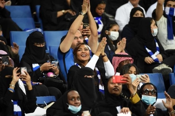 Arabie saoudite: deux femmes entrent au conseil d