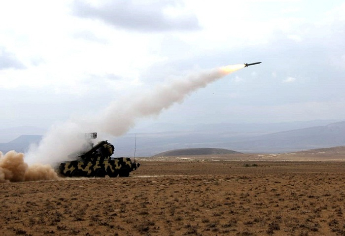 Ejército azerbaiyano hizo funcionar los complejos antimisiles OSA