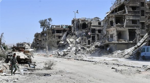 إزالة الأنقاض من شوارع مخيم اليرموك في دمشق بانتظار صفارة إعادة الإعمار