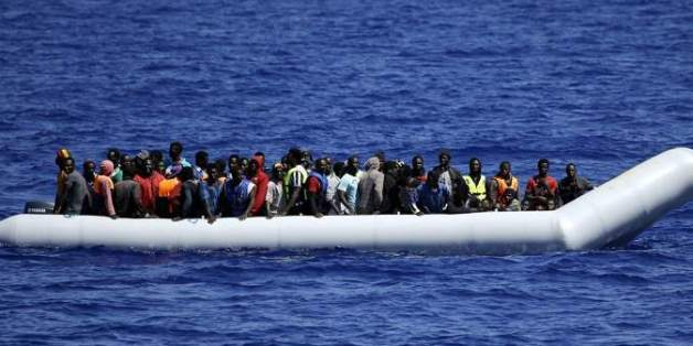 Maroc: des centaines de migrants secourus par la marine