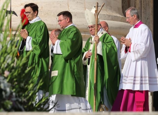 Pope opens major bishops meeting in febrile atmosphere of sex abuse scandals