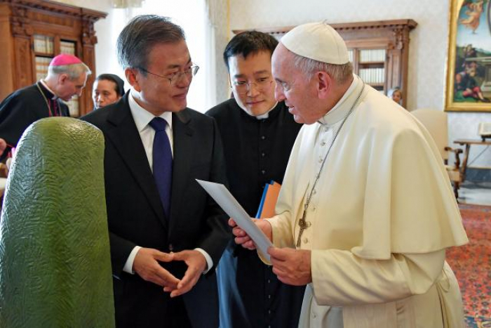 Pope gets invite to North Korea, indicates will consider it
 