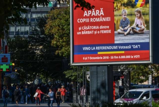 Una Rumania dividida vota para prohibir el matrimonio gay