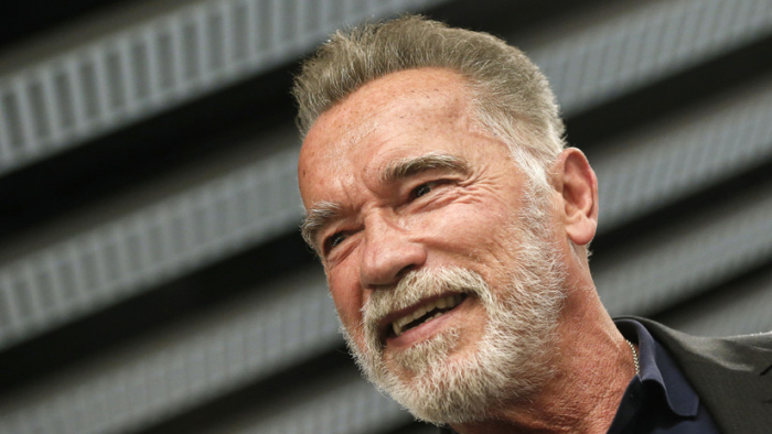 Schwarzenegger admite "haber cruzado la línea de lo permitido" con las mujeres